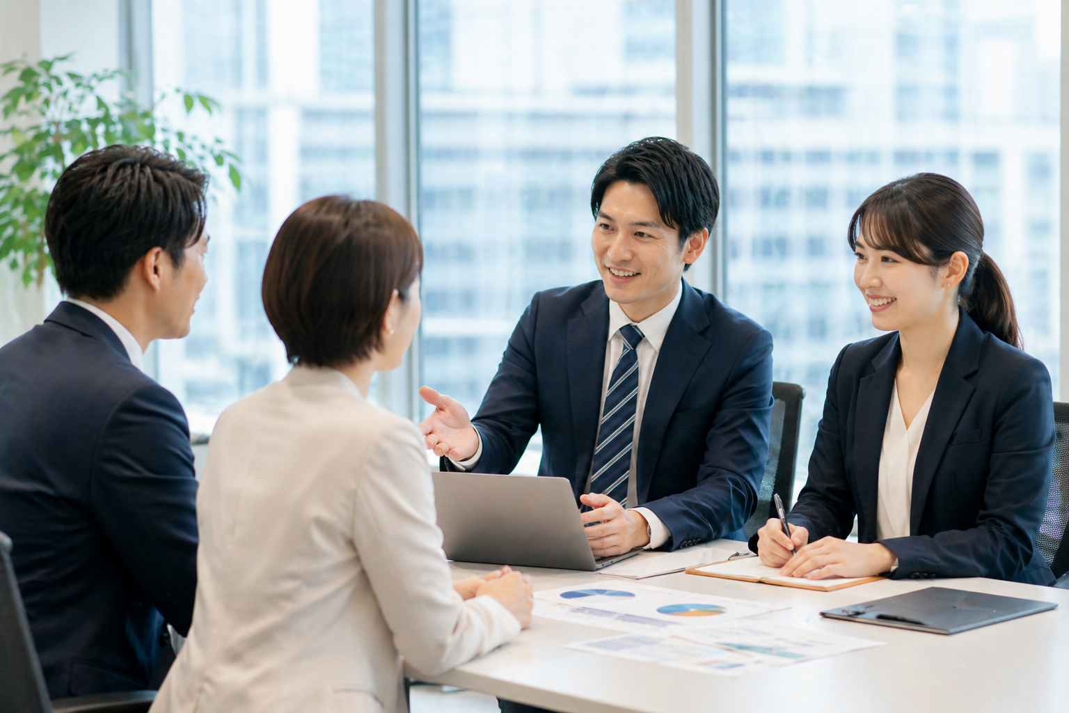 営業スタッフ